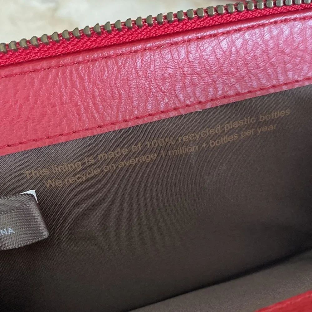 Matt & Nat Odelay Dwell Crossbody Bag Red Vegan Cruelty-Free Leather - Picture 16 of 16